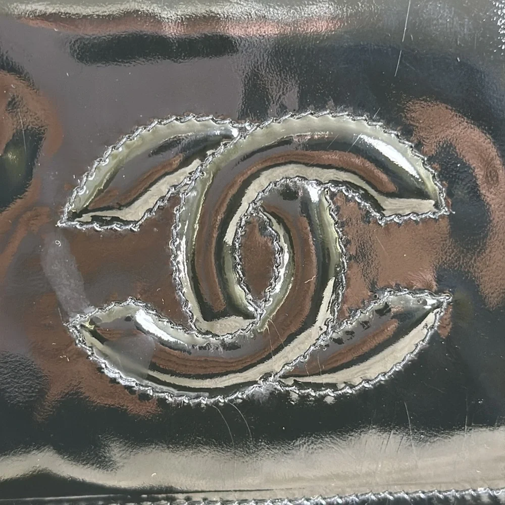 💯Authentic Chanel Black Patent Leather Chain Mini Bag🍀